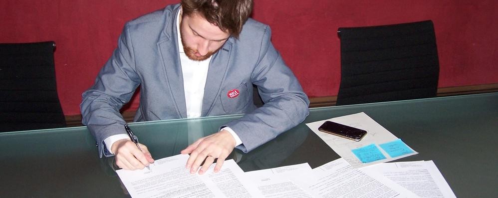 Il sindaco Rossi firma la nuova ordinanza