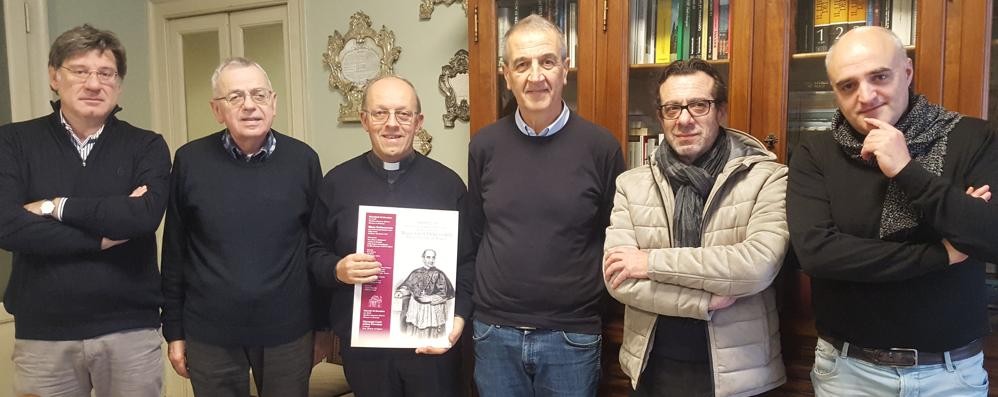 Da sinistra: Fabiano Brioschi, Angelo Morellini, don Mauro Malighetti, Sergio Gianni Cazzaniga, Luciano Beretta, Fabrizio Villa