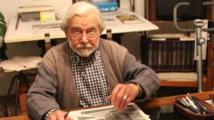 Antonio Panceri all’interno del suo studio concorezzese