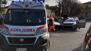 Giussano incidente parcheggio