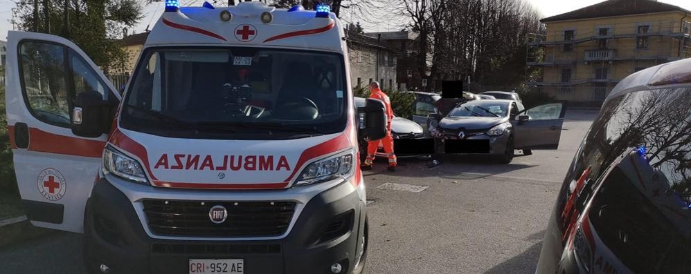 Giussano incidente parcheggio