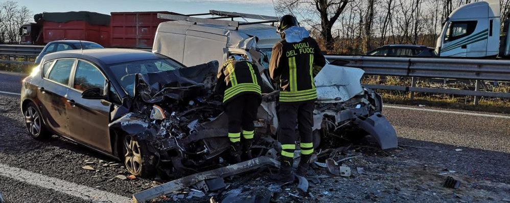 Le due auto incidentate poco dopo l’uscita di Capriano sulla SS.36