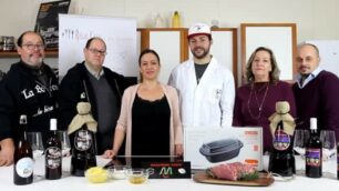 La videoricetta delle Strade del gusto: lonza caramellata con ananas servita con crema inglese alla birra