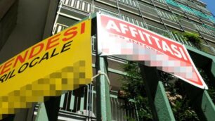 PROV025 VARESE CARTELLI AFFITASI E VENDESI IN VIA SAN VITO