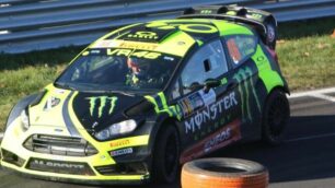 Valentino Rossi impegnato nel Rally