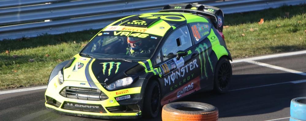 Valentino Rossi impegnato nel Rally