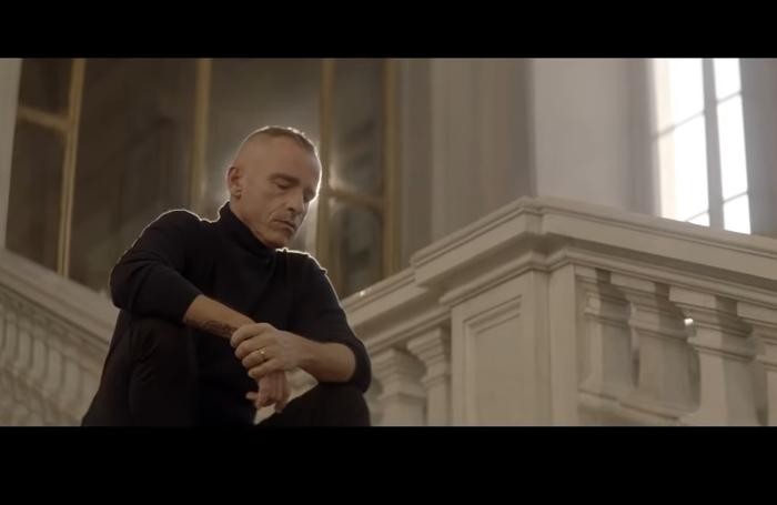 Monza: fotogramma del video di Eros Ramazzotti in Villa reale