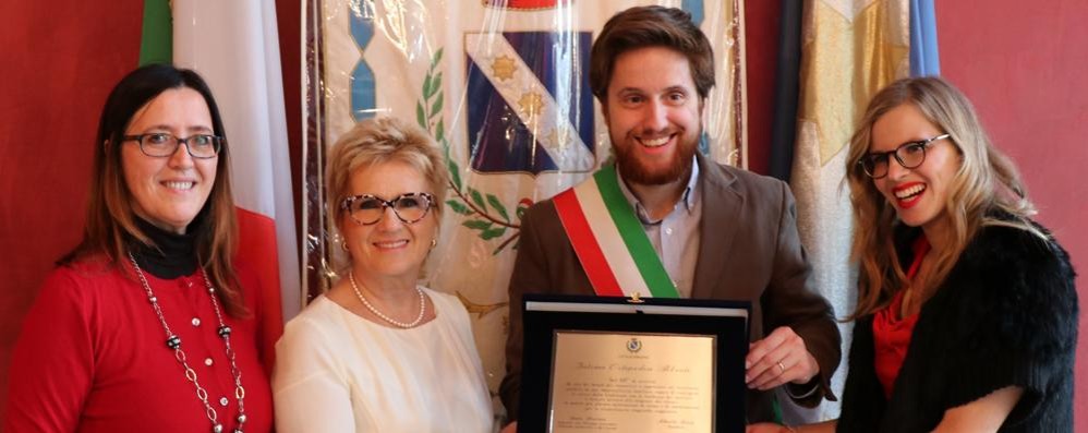 La premiazione del negozio “Intimo Ortopedia Abbiati”