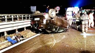 Veduggio, auto ribaltata in Valassina