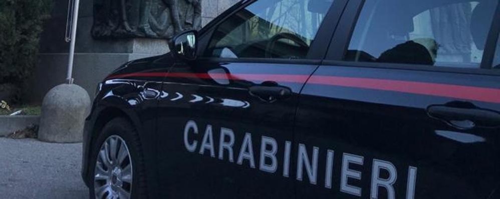 Un’auto dei carabinieri