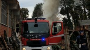 Vigili del fuoco e polizia locale a Birone di Giussano