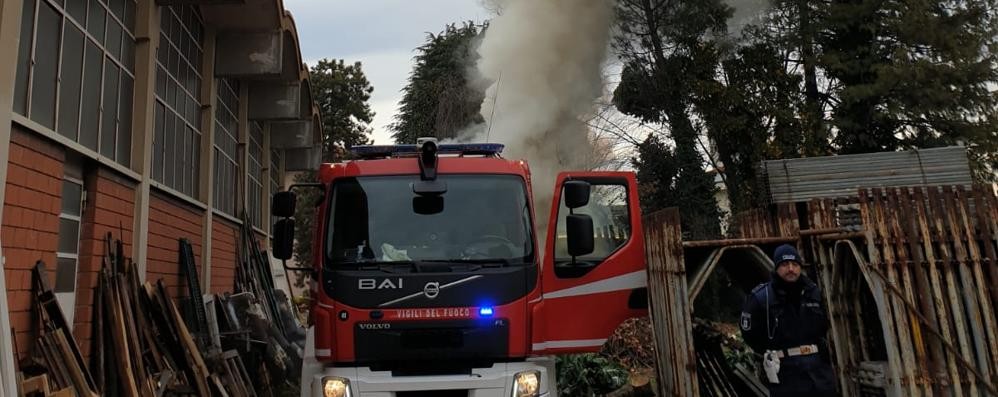 Vigili del fuoco e polizia locale a Birone di Giussano