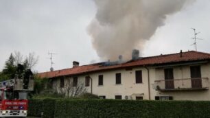 Aicurzio L'incendio alla cascina Restelli