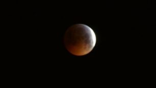 L’eclissi totale, tra luna rossa e superluna