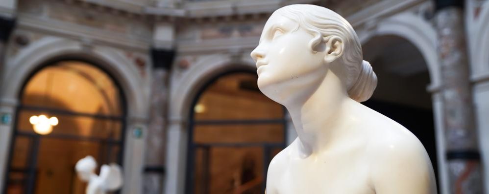“Romanticismo” è il titolo della mostra aperta alle Galleria d’Italia di piazza della Scala a Milano e al Museo Poldi Pezzoli