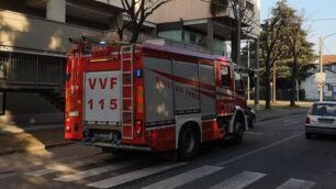 I vigili del fuoco intervenuti in via Brianza a Meda