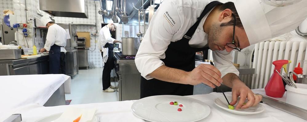 Antonio Pepe nelle cucine di Atmosfera a Monza