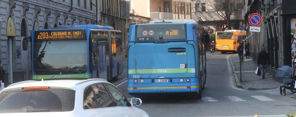 Autobus di linea a Monza