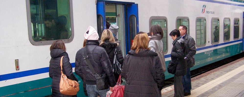 Pendolari alla stazione di Seregno