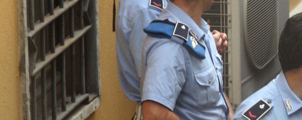 Agenti della polizia penitenziaria