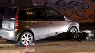 Frontale auto contro moto a Desio