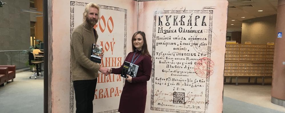 Biassono Alberto Caspani con Ksenia Kreida, donazione libri alla biblioteca nazionale di Minsk