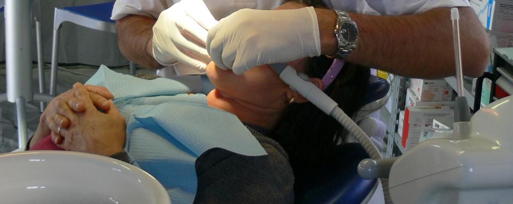 I carabinieri hanno controllato lo studio del dentista
