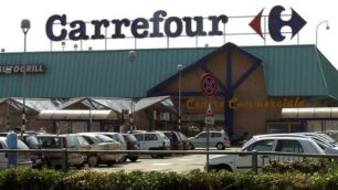 GIUSSANO - CENTRO COMMERCIALE CARREFOUR