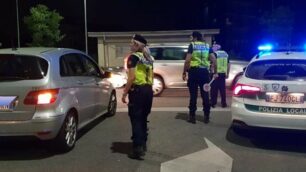 Un posto di blocco della polizia locale di Monza