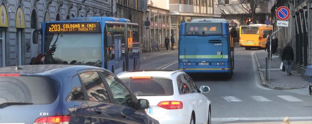 Autobus di linea a Monza