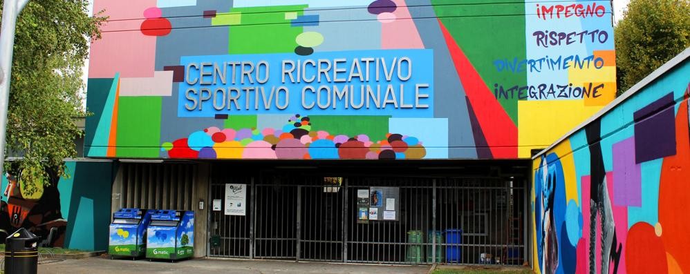 il murales al centro sportivo di via Agnesi, realizzato dal writer Wiz Art