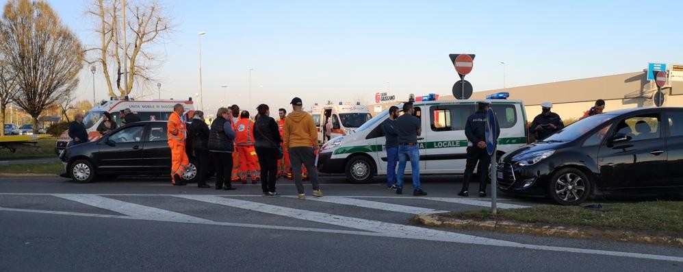 Incidente rotonda via prealpi Giussano