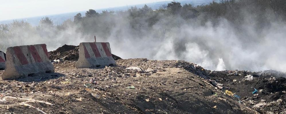 Incendio alla discarica di Mariano: foto martedì - Arpa Lombardia