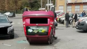 Meda incidente ribaltamento via Colline