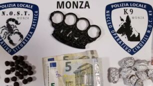 Parte del materiale sequestrato