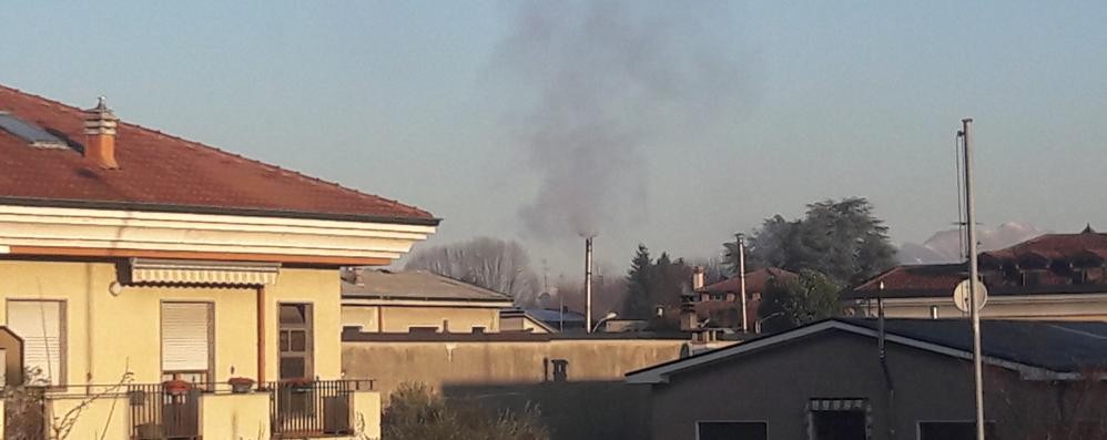 Zona via Carducci a Seveso dove alcuni cittadini hanno segnalato all'ufficio ecologia un fumo nero ogni giorno e forte odore di bruciato