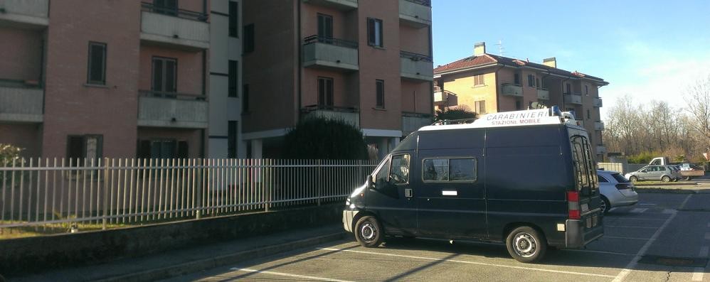 I carabinieri sul posto dell'omicidio