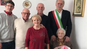 Sovico: 100 anni di Giuseppina Vertemati con il sindaco e la famiglia