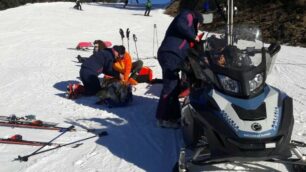 Soccorsi su una pista di sci a Bormio
