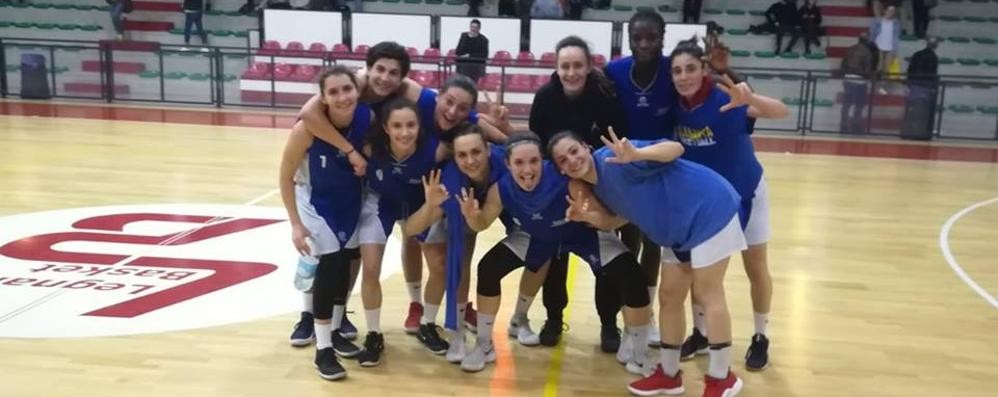 Un paio di immagini della squadra di Serie B femminile di Villasanta