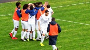 Calcio, Seregno: l'esultanza dei padroni di casa dopo il primo gol di Luca Artaria