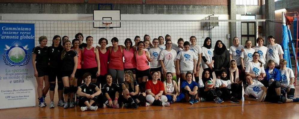 Le partecipanti al torneo di volley