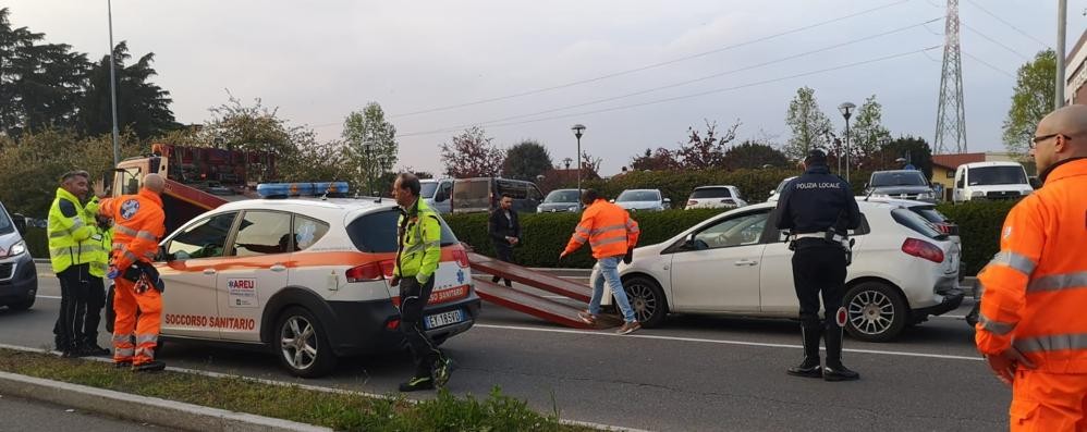 Giussano incidente via Lario sabato 13