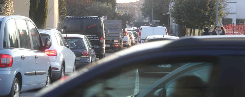 Monza Traffico quartiere Cazzaniga