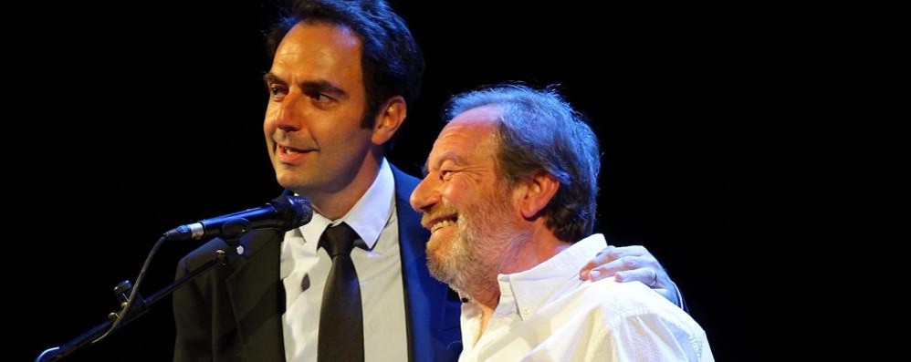 Neri Marcorè e Edoardo De Angelis a teatro a Villasanta