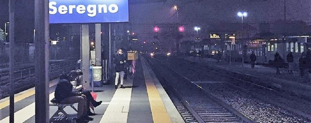 La stazione di Seregno di sera