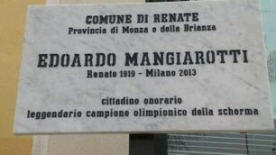 Renate targa per Edoardo Mangiarotti con errore data morte