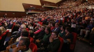Pubblico al teatro Manzoni di Monza