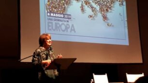 L’attrice Lella Costa ospite dell’evento “Una giornata in Europa” al teatro Parenti di Milano