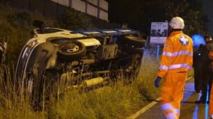 Giussano incidente stradale ribaltamento